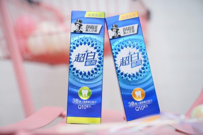 ​不少女神的“车祸生图”，都是败在牙黄