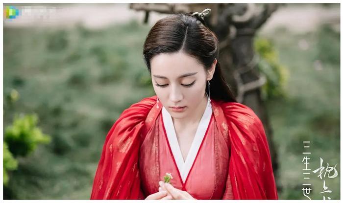 枕上书：帝君一生只给5位神行过礼，父神母神天君上榜，第一是她