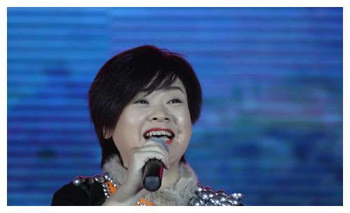 家喻户晓女歌手！李琼幸福美满，而她却坠楼身亡！