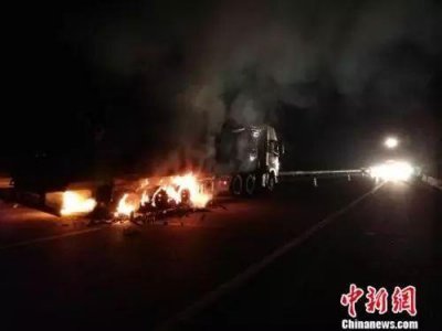 ​欲哭无泪！货车着火生蚝被烤熟 记者报道完发现是自家货