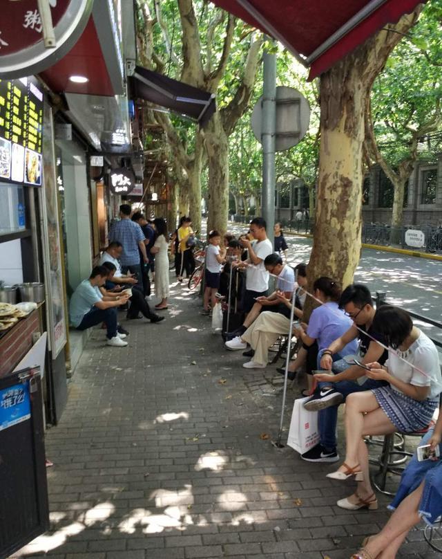 致敬餐饮老兵：阿大葱油饼