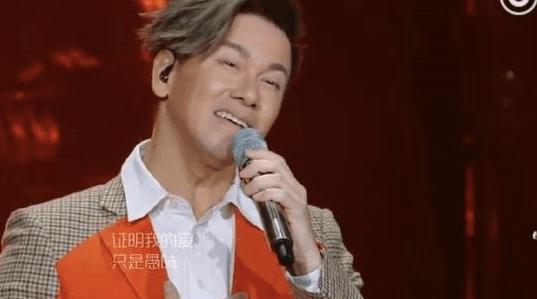他凭《痴心绝对》红遍亚洲,因私生子案隐退,今凭成名曲王者归来