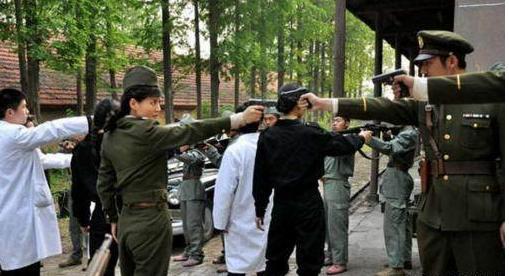 名副其实军旅之花，嫁师哥幸福21年，如今老公娶香港女星