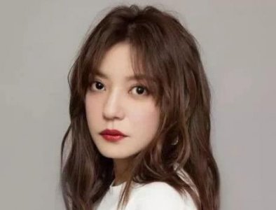 ​赵薇黄晓明陈坤学籍表流出，证件照成亮点，3人的差距一目了然