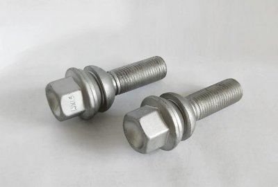 ​轮胎螺丝断了一根有没有危险