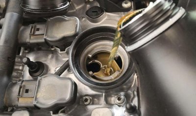 ​烧机油可以自己添加吗