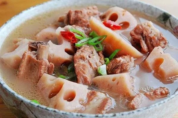 莲藕排骨汤的功效与营养 莲藕排骨汤的做法