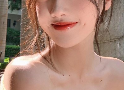 看见老公搂着别的女人的腰,在街头舌吻