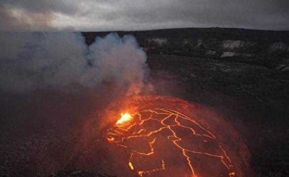 世界上最壮观的火山口之一，基拉韦厄火山