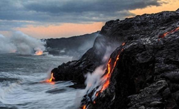 世界上最壮观的火山口之一，基拉韦厄火山