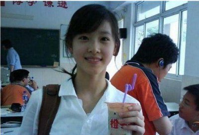 他是章泽天的初恋男友,如今章泽天遭婚姻重创,而他成这样