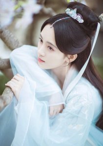 ​鞠婧祎《新白娘子传奇》剧照流出，“四千年美女”果真美出新高度