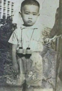 ​看了陈小春的童年照，终于知道Jasper为什么叫小小春了？