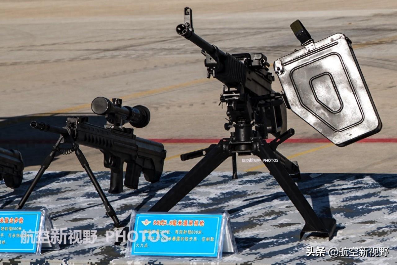 细品我军5.8mm枪族，士兵手中的贴身武器，重量轻是最大的特色