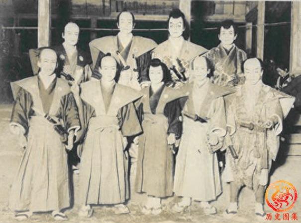 日本武士老照片：身材矮小却面露杀气，图九女武士长相漂亮很罕见
