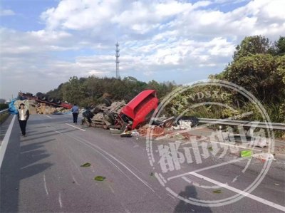 ​突发！丰城东昌高速发生一交通事故，相关部门已在现场处理中