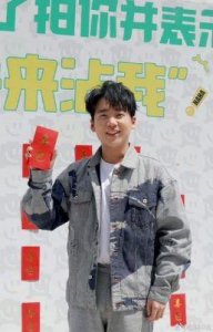 ​《喜剧大会》新季评测：大张伟的“格格不入”引发争议，观众反应如何？