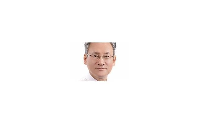 男子给前妻转账 现任妻子起诉要回 离婚后该给前妻钱吗？