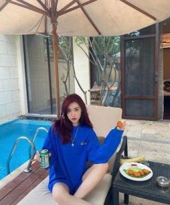 ​腾讯NBA女主播美娜：揭晓球衣事件与秦奋恋情真相