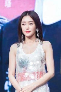 ​秦岚：从＂绿茶＂到搞笑女，迎接事业高峰与感情波折