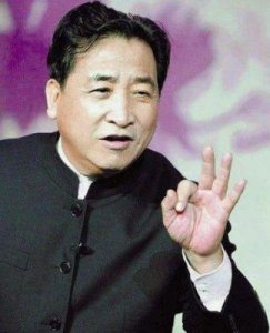 ​吴柳芳退役后拍擦边视频引发争议，同行抨击背后真相揭露