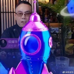 ​相声界闹剧：杨议与侯耀华的火拼背后，德云社卷入风波