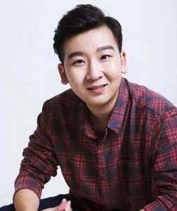 ​谢昀杉：从童星到娱乐圈边缘的转变