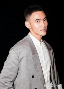 ​揭秘湾湾男明星的永恒魅力：如何保持皮肤水润与青春活力