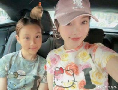 ​12岁甜馨化妆惊艳全场与李小璐合照似姐妹撞脸爸爸贾乃亮