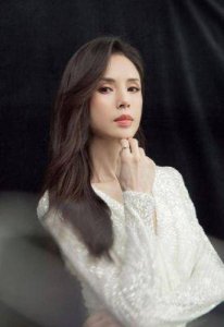 ​57岁李若彤私照曝光：不输少女的身材背后，是怎么做到的？