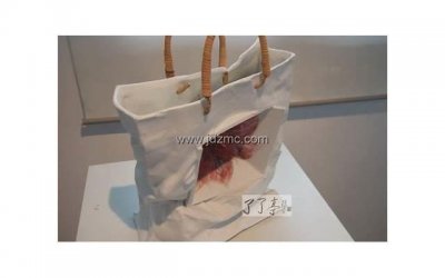 ​女友和前男友同居过，还保留着彼此的微信