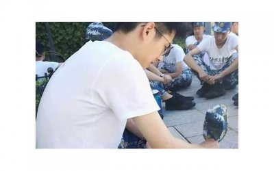 ​女孩有男朋友却一直和我聊天