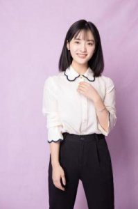 ​沈月的真实身高引发热议，其出道经历与成为演员的历程备受关注