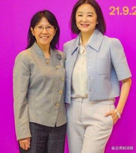 ​林青霞家庭照曝光：全员高颜值，网友惊叹：一家都是俊美佳人！