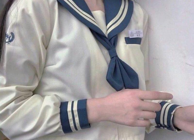 如果你的男朋友既爱着他的前任