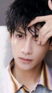 ​罗云熙黑料被扒出，张张截图他都删不掉，网友：“洗澡的人都有吗？”