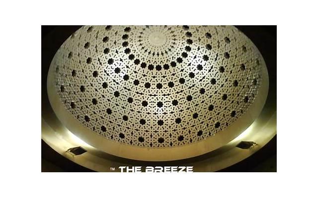 400斤新娘被搀扶着进行典礼，伴娘全是重量级人物，宾客笑容怪异