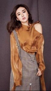 ​江铠同背景揭秘，众多实锤黑料之下，她为何仍有源源不断的资源？
