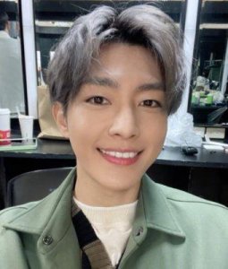 ​新剧《XX》三集热播即遭下架，男星ZZ凭借19年努力终获上位良机