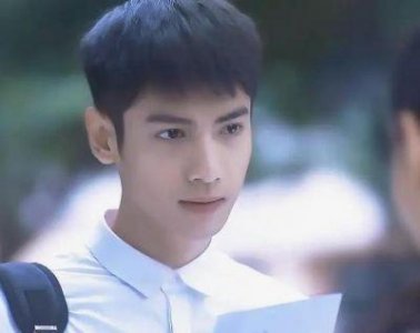 ​罗云熙的真实身高是多少？为什么网友们认为他的身高是硬伤呢？让我们一起来看