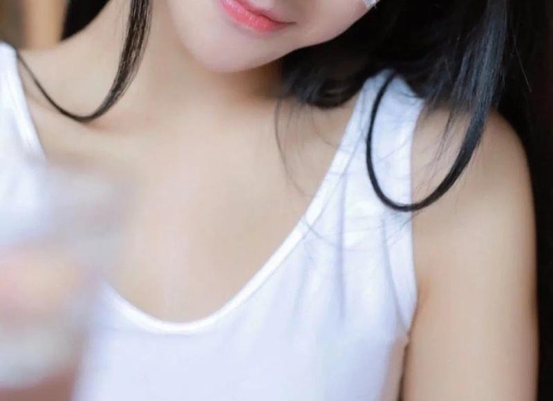 女生和你私下暧昧人前保持距离是把你当备胎吗? 女生和你私下暧昧人前保持距离是把你当备胎吗?