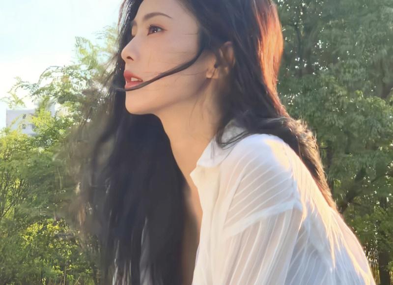 女生忽冷忽热不回微信,女生爱答不理怎么追 女生忽冷忽热不回微信,女生爱答不理怎么追