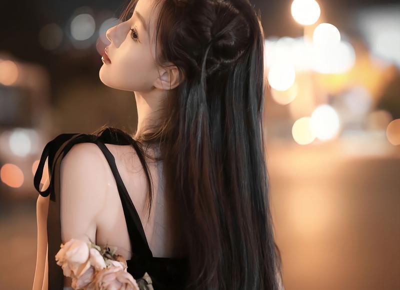 爱情陷阱：人蛇大战中的情感博弈
