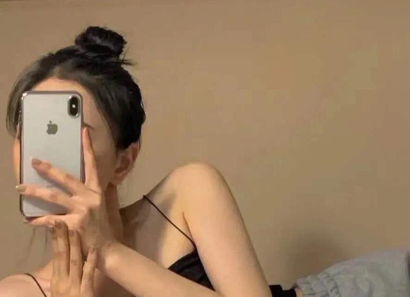 52岁独居的女人坦言：无儿无女，别再问我老了咋办？活好当下最好