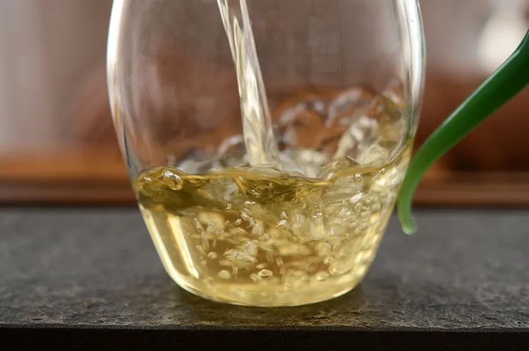 白莺山古树茶特点（花蜜香清香独绝越喝越通透）