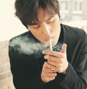 ​和井柏然最好的富二代？背景强大的皇亲贵族！宝藏男孩现在才红？