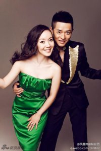 ​曾毅李娜，玲花比曾毅大几岁(曾毅的老婆是玲花吗)