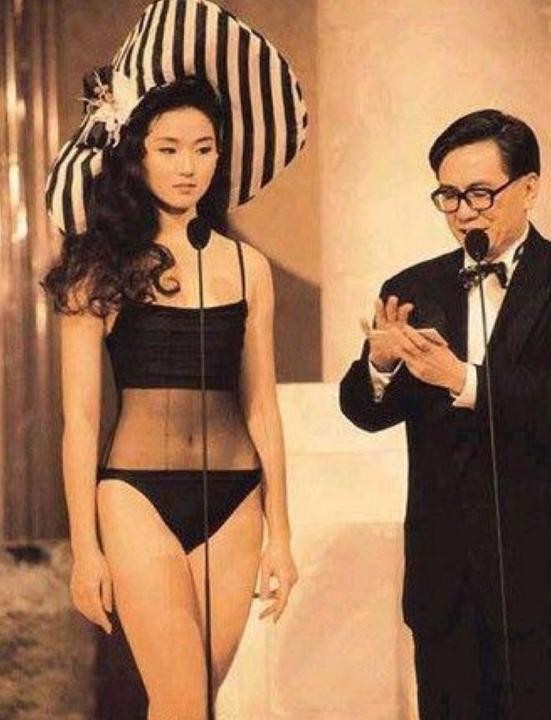 女星被大佬哄去多人运动爆料（甄子丹曾为万绮雯出气打伤流氓）