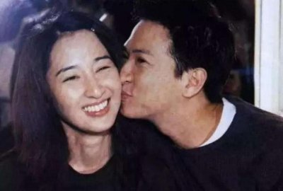 ​关咏荷生了几个宝宝(“一代女神”关咏荷)