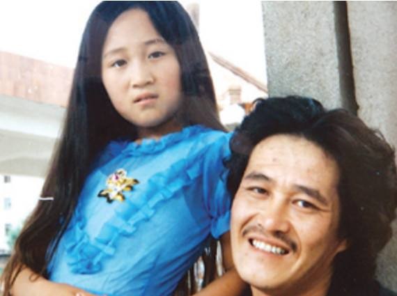 赵本山有几个女儿几个儿子（赵本山的四个孩子介绍）